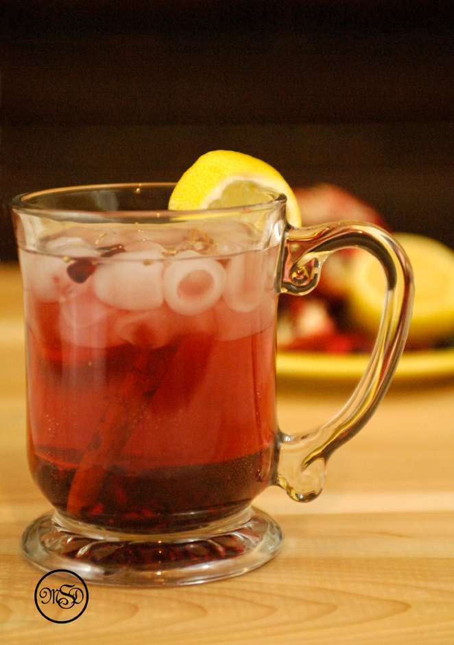 cranberry spritzer with lemon